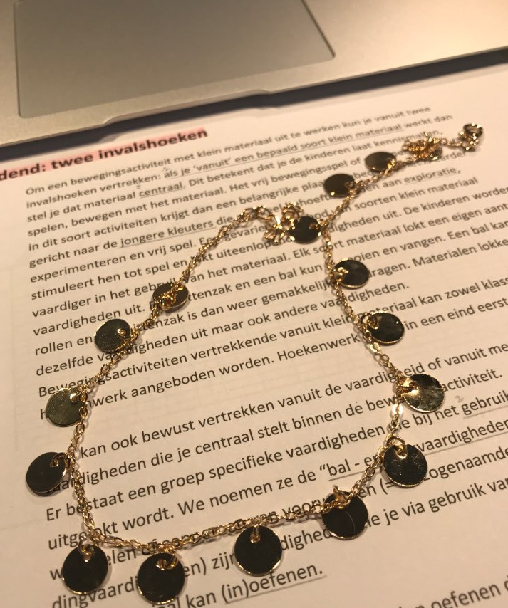 Sequin Metal Choker Necklace