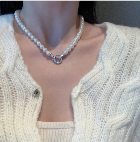 Pearl Clasp Choker